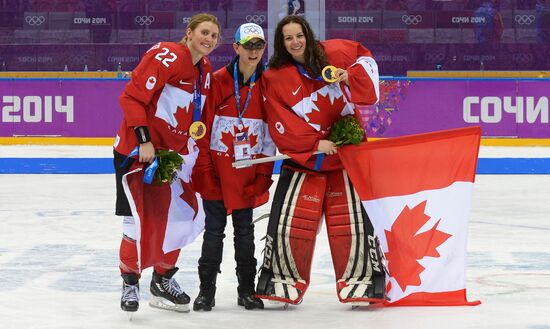 2014 Winter Olympics. Ice hockey. Women. Finals
