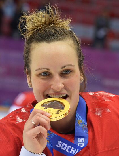 2014 Winter Olympics. Ice hockey. Women. Finals