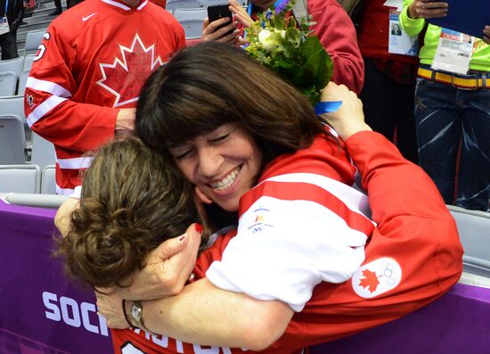 2014 Winter Olympics. Ice hockey. Women. Finals