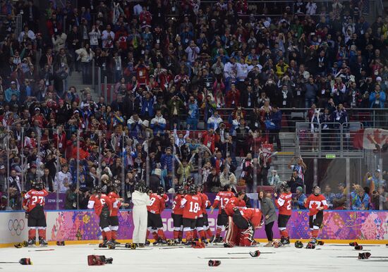 2014 Winter Olympics. Ice hockey. Women. Finals