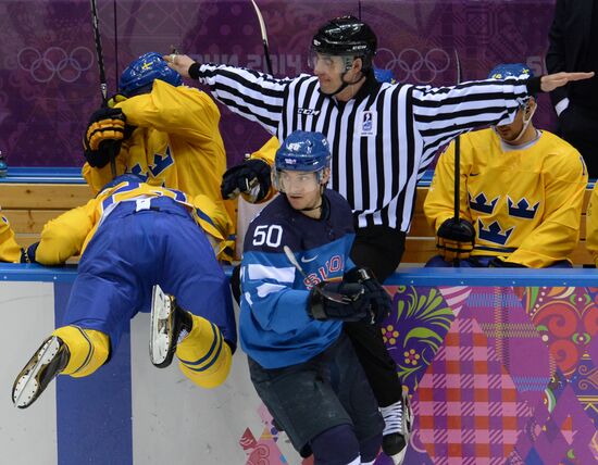 2014 Winter Olympics. Ice hockey. Men. Sweden vs. Finland