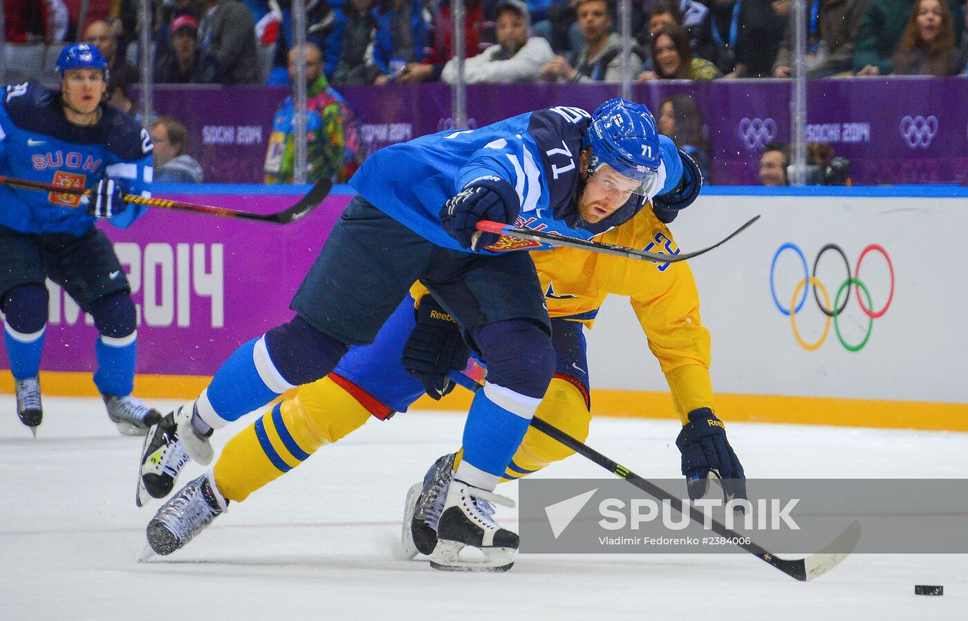 2014 Winter Olympics. Ice hockey. Men. Sweden vs. Finland