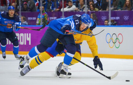 2014 Winter Olympics. Ice hockey. Men. Sweden vs. Finland