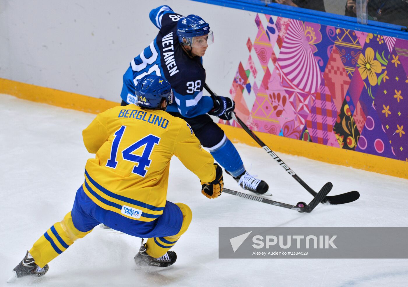 2014 Winter Olympics. Ice hockey. Men. Sweden vs. Finland
