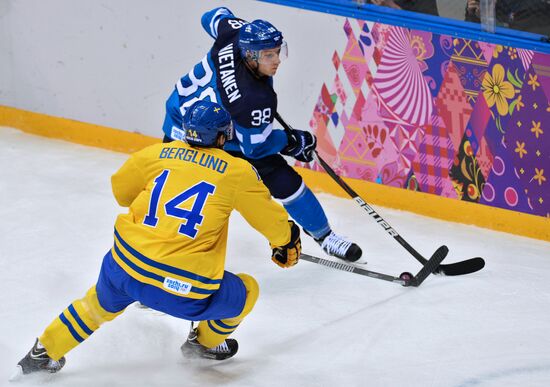 2014 Winter Olympics. Ice hockey. Men. Sweden vs. Finland