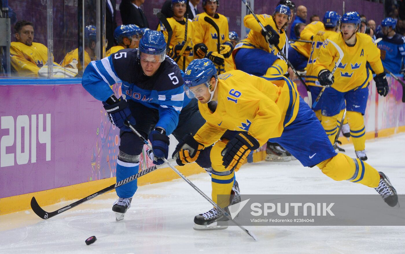 2014 Winter Olympics. Ice hockey. Men. Sweden vs. Finland
