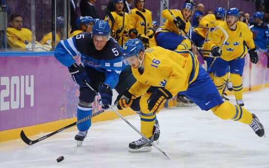 2014 Winter Olympics. Ice hockey. Men. Sweden vs. Finland
