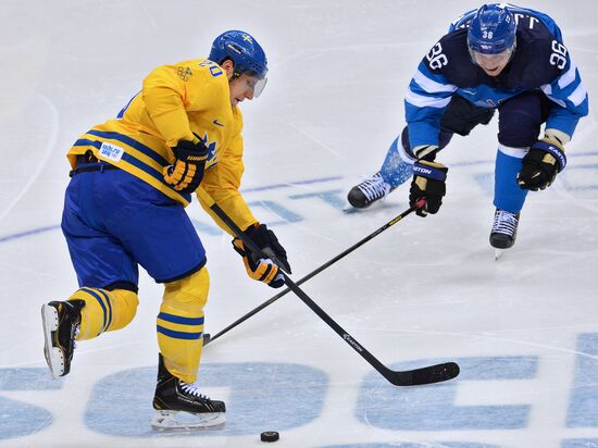 2014 Winter Olympics. Ice hockey. Men. Sweden vs. Finland