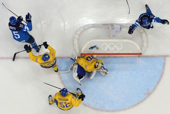 2014 Winter Olympics. Ice hockey. Men. Sweden vs. Finland