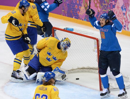 2014 Winter Olympics. Ice hockey. Men. Sweden vs. Finland