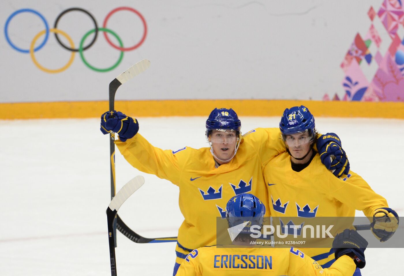 2014 Winter Olympics. Ice hockey. Men. Sweden vs. Finland