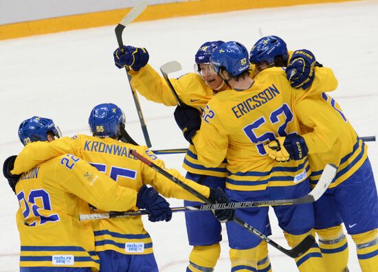 2014 Winter Olympics. Ice hockey. Men. Sweden vs. Finland