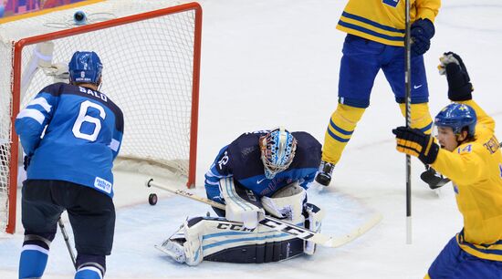 2014 Winter Olympics. Ice hockey. Men. Sweden vs. Finland