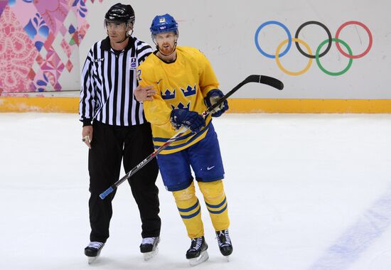 2014 Winter Olympics. Ice hockey. Men. Sweden vs. Finland