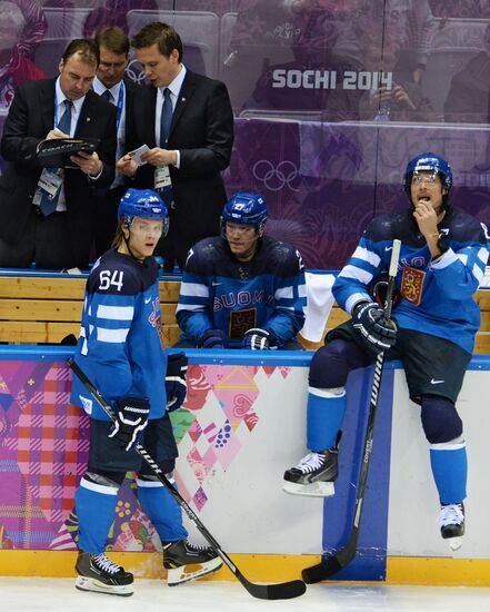 2014 Winter Olympics. Ice hockey. Men. Sweden vs. Finland