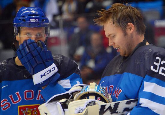 2014 Winter Olympics. Ice hockey. Men. Sweden vs. Finland
