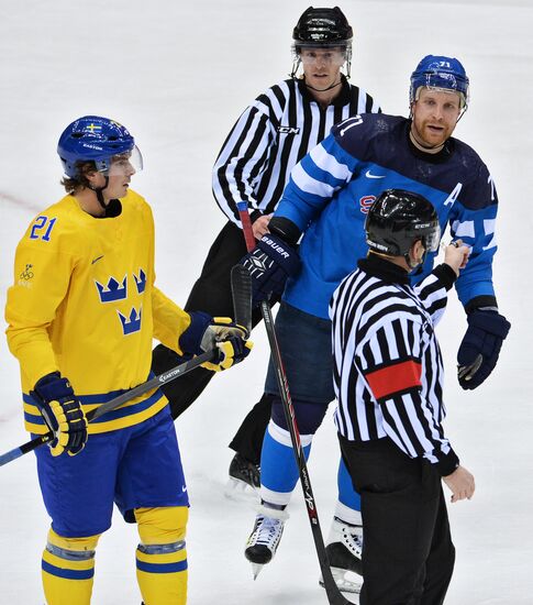 2014 Winter Olympics. Ice hockey. Men. Sweden vs. Finland