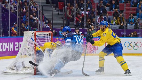 2014 Winter Olympics. Ice hockey. Men. Sweden vs. Finland
