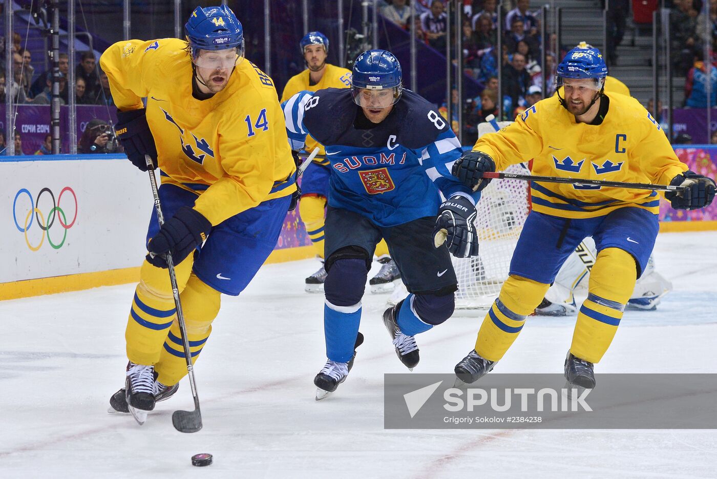 2014 Winter Olympics. Ice hockey. Men. Sweden vs. Finland