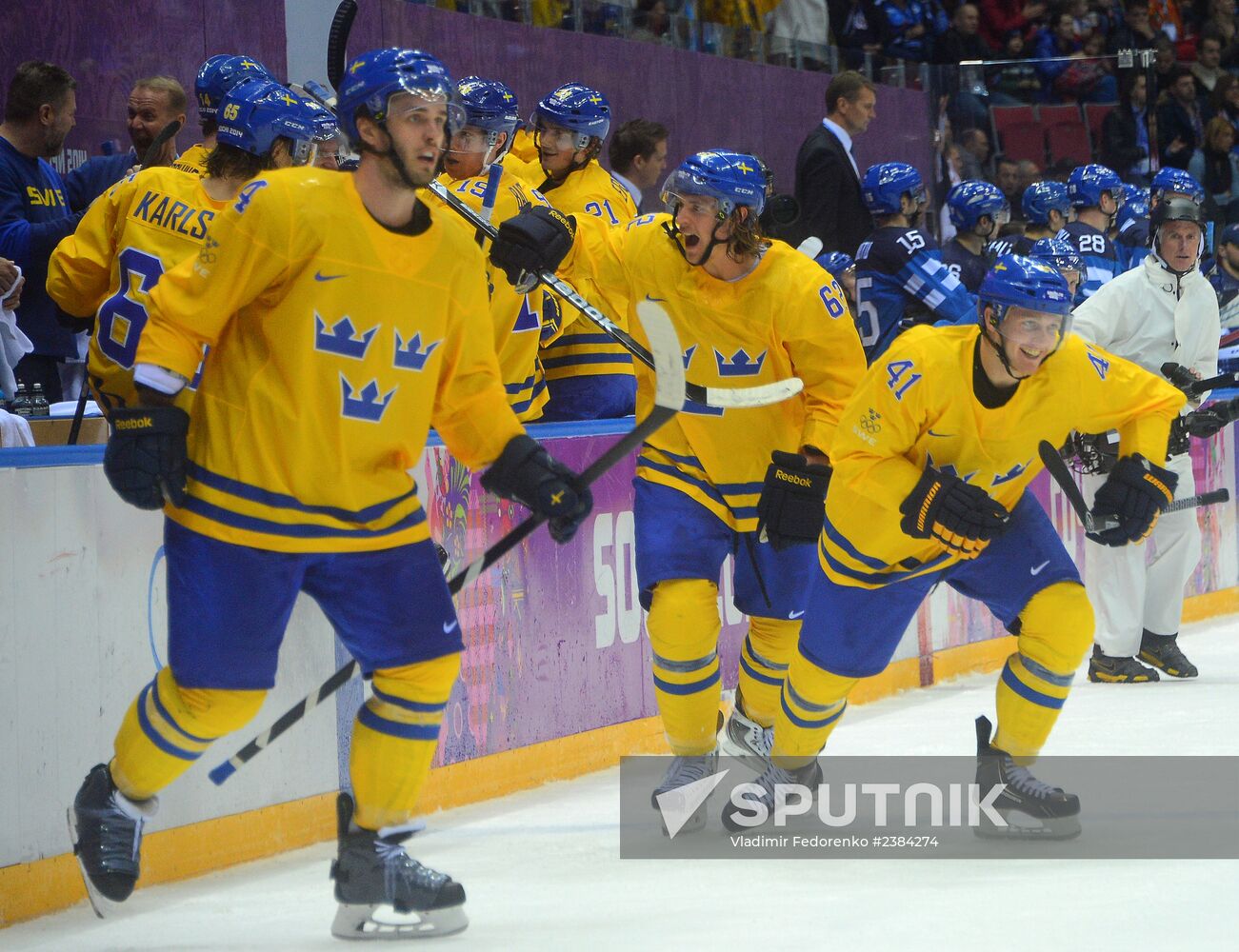 2014 Winter Olympics. Ice hockey. Men. Sweden vs. Finland