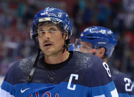 2014 Winter Olympics. Ice hockey. Men. Sweden vs. Finland