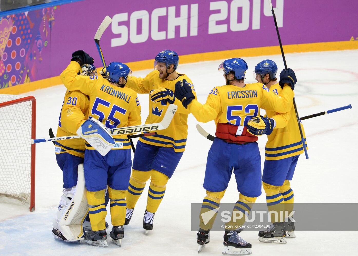 2014 Winter Olympics. Ice hockey. Men. Sweden vs. Finland