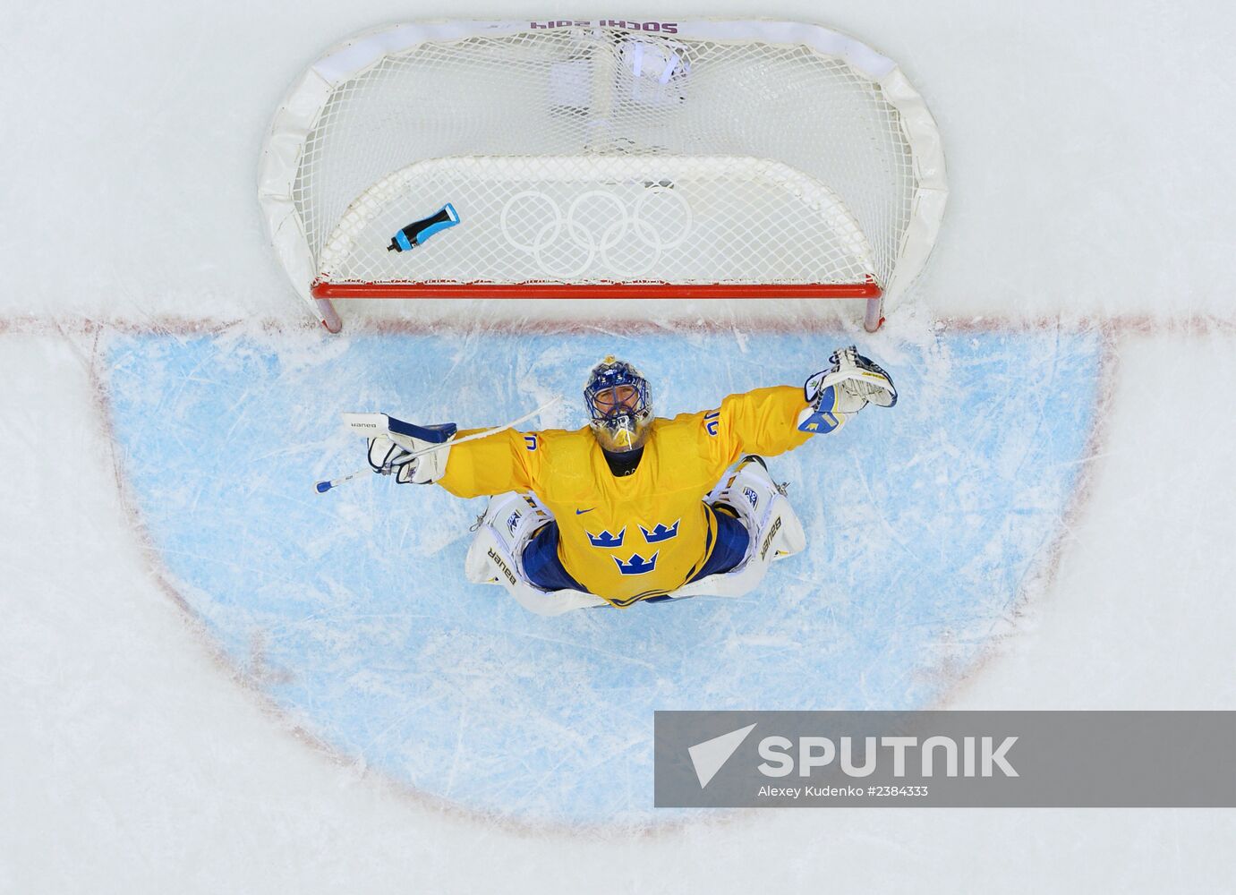 2014 Winter Olympics. Ice hockey. Men. Sweden vs. Finland
