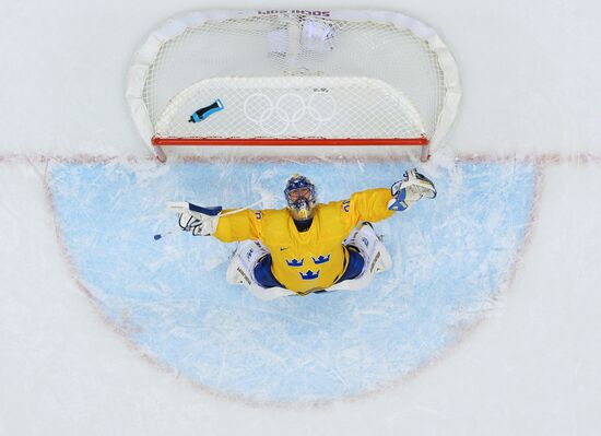 2014 Winter Olympics. Ice hockey. Men. Sweden vs. Finland