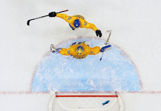2014 Winter Olympics. Ice hockey. Men. Sweden vs. Finland