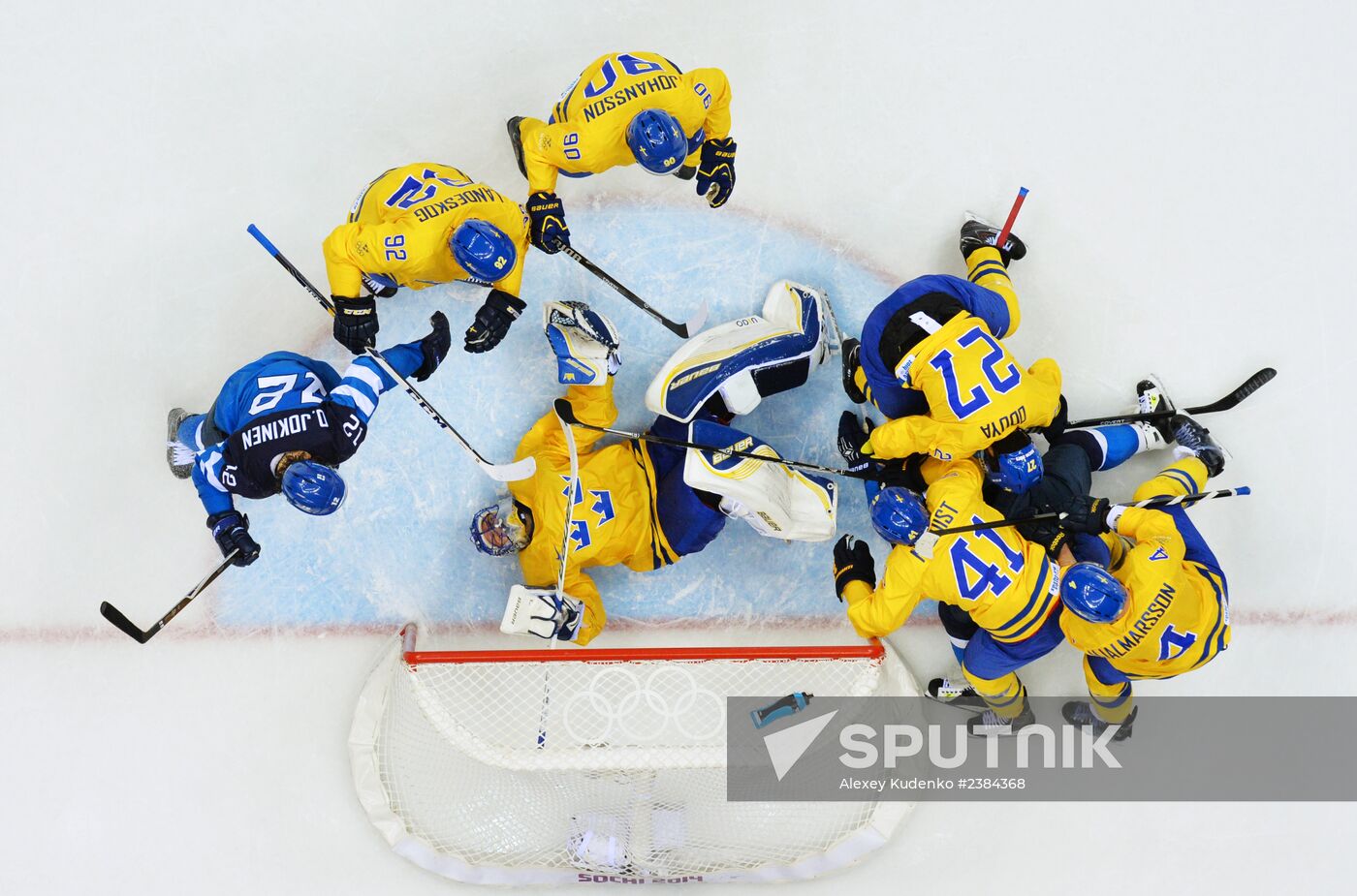 2014 Winter Olympics. Ice hockey. Men. Sweden vs. Finland