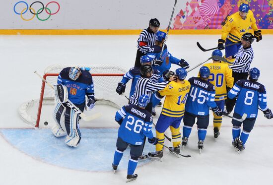 2014 Winter Olympics. Ice hockey. Men. Sweden vs. Finland