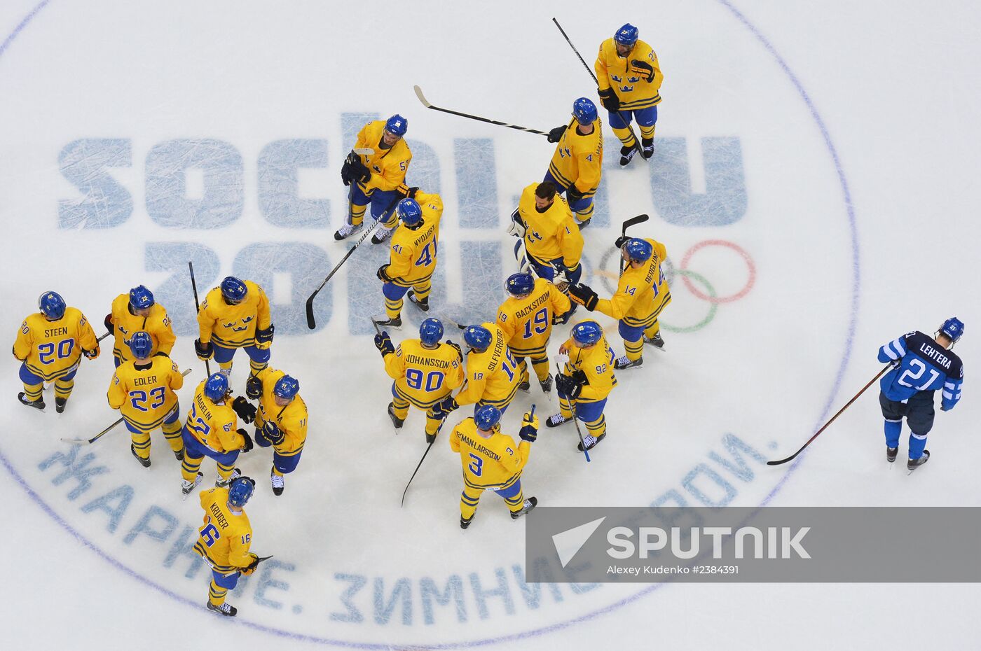 2014 Winter Olympics. Ice hockey. Men. Sweden vs. Finland
