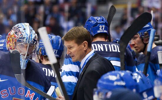 2014 Winter Olympics. Ice hockey. Men. Sweden vs. Finland