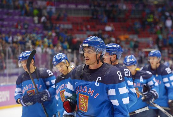 2014 Winter Olympics. Ice hockey. Men. Sweden vs. Finland