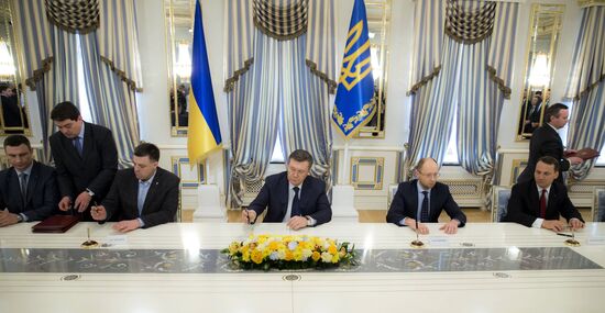 Agreement on resolving crisis in Ukraine signed
