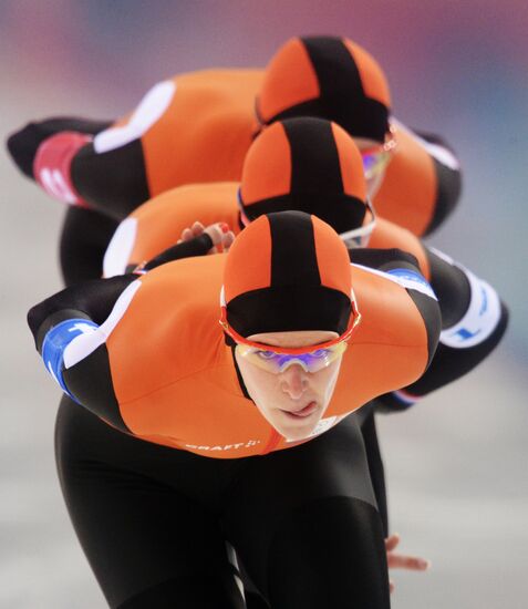 2014 Winter Olympics. Speed skating. Women. Team pursuit. Finals