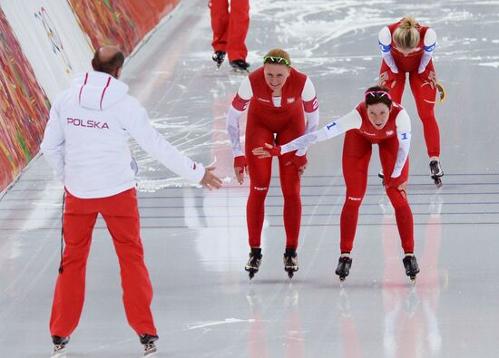 2014 Winter Olympics. Speed skating. Women. Team pursuit. Finals