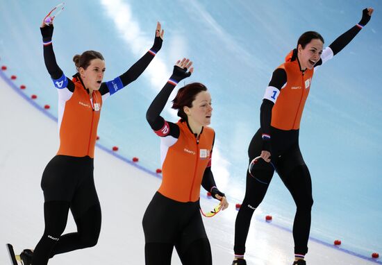 2014 Winter Olympics. Speed skating. Women. Team pursuit. Finals