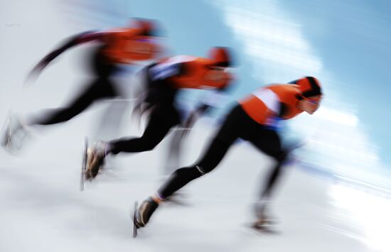 2014 Winter Olympics. Speed skating. Women. Team pursuit. Finals