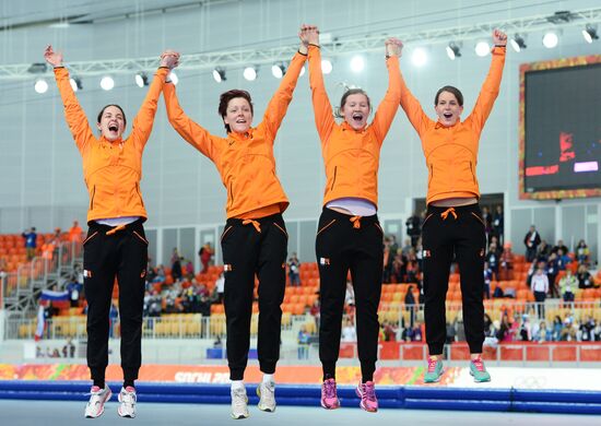 2014 Winter Olympics. Speed skating. Women. Team pursuit. Finals