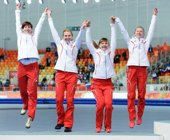 2014 Winter Olympics. Speed skating. Women. Team pursuit. Finals