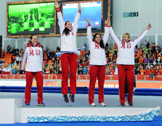 2014 Winter Olympics. Speed skating. Women. Team pursuit. Finals