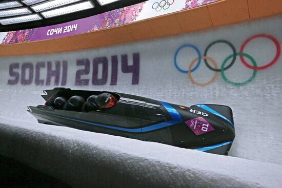 2014 Winter Olympics. Bobsleigh. Four-man. Day One