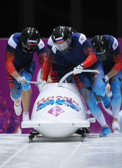 2014 Winter Olympics. Bobsleigh. Four-man. Day One
