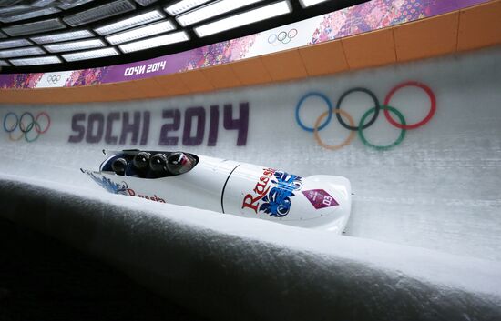 2014 Winter Olympics. Bobsleigh. Four-man. Day One