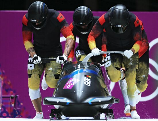2014 Winter Olympics. Bobsleigh. Four-man. Day One