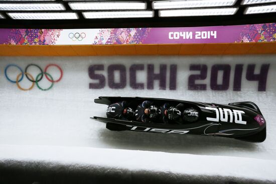 2014 Winter Olympics. Bobsleigh. Four-man. Day One