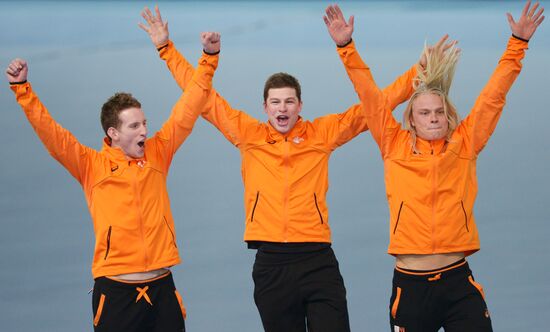 2014 Winter Olympics. Men's speed skating. Team pursuit. Preliminary rounds.