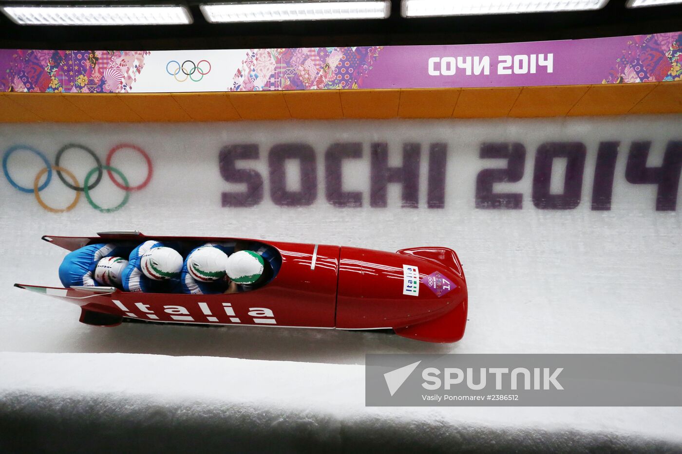 2014 Winter Olympics. Bobsleigh. Four-man. Day One
