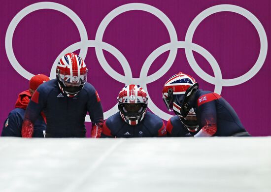 2014 Winter Olympics. Bobsleigh. Four-man. Day One